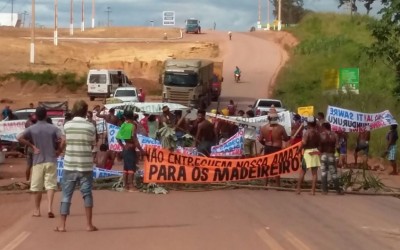 Munduruku bloqueiam rodovia no Pará por demarcação de terras e contra o desmonte da Funai