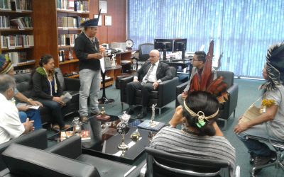 Lideranças indígenas da Raposa Serra do Sol entregam dossiê dos avanços e conquistas após homologação aos ministros do Supremo Tribunal Federal