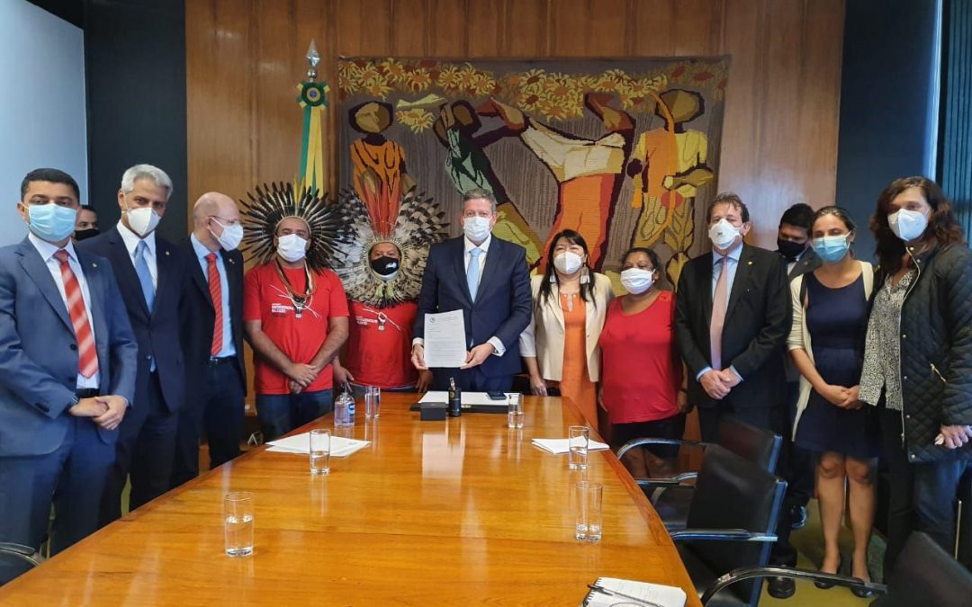 Lideranças reúnem-se com presidente da Câmara e pedem arquivamento de projetos anti-indígenas