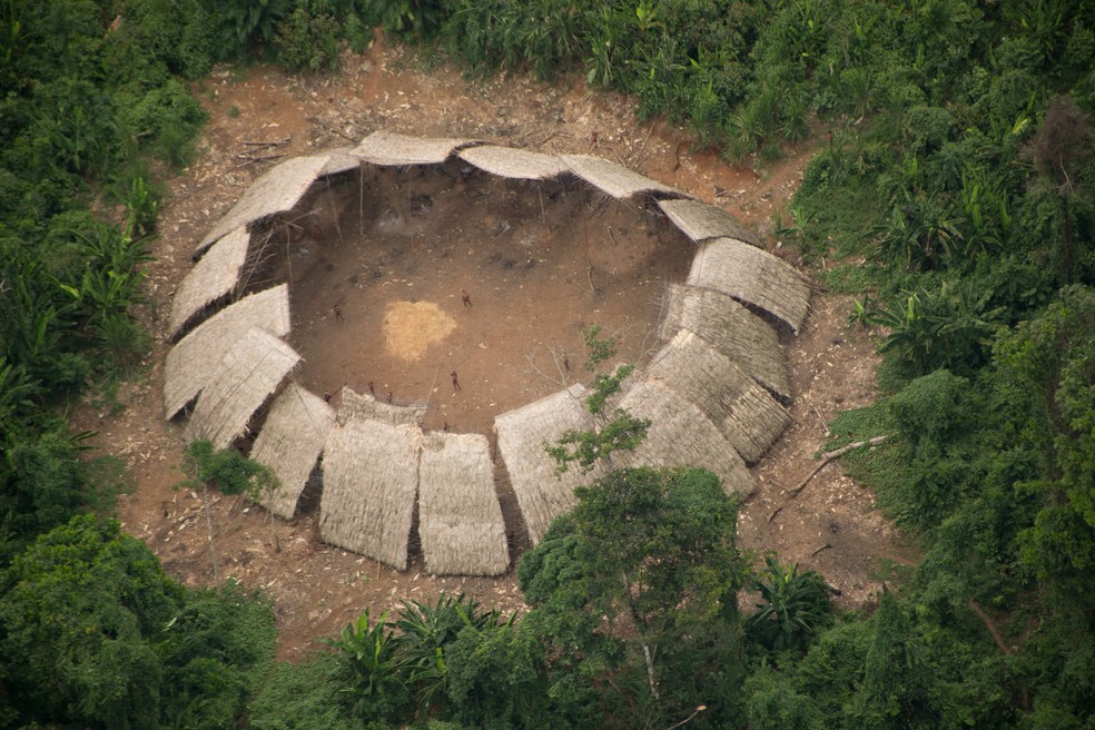 Dois indígenas isolados são mortos a tiros por garimpeiros na Terra Yanomami
