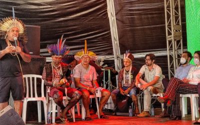 Advogados indígenas lutam para colocar Bolsonaro como réu na corte internacional e indígena no Supremo brasileiro