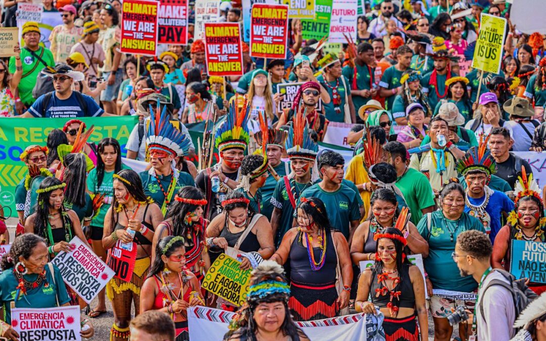 Marcha Global Indígena pressiona COP30 por reconhecimento de direitos territoriais e garantia plena de participação em decisões climáticas